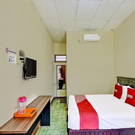Oyo 90443 Hotel New Kartika In Cilopadang ภายนอก รูปภาพ